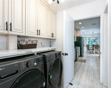 5825 Fulton Avenue - Photo Thumbnail 28