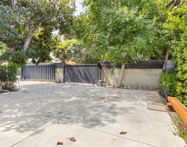 5825 Fulton Avenue - Photo Thumbnail 33