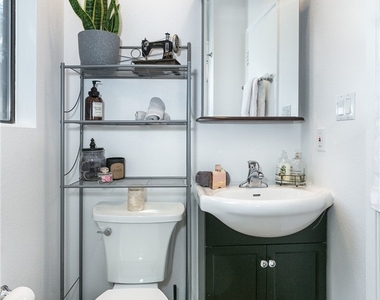 5825 Fulton Avenue - Photo Thumbnail 27