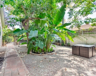 5825 Fulton Avenue - Photo Thumbnail 32