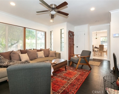 5825 Fulton Avenue - Photo Thumbnail 10