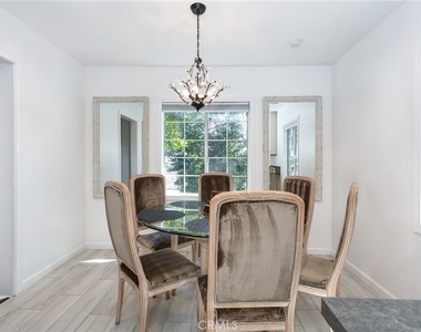 5825 Fulton Avenue - Photo Thumbnail 15