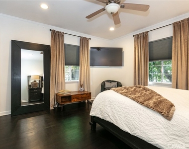 5825 Fulton Avenue - Photo Thumbnail 22