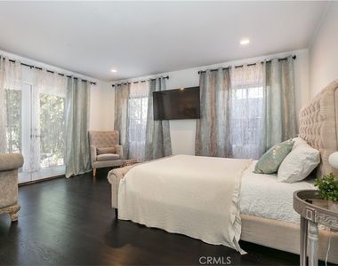 5825 Fulton Avenue - Photo Thumbnail 16
