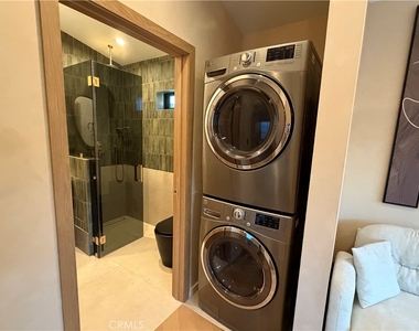 6632 Fulton Avenue - Photo Thumbnail 10