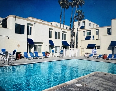 711 Pacific Coast - Photo Thumbnail 8