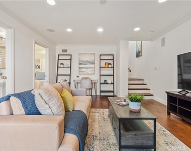 1077 10th Street - Photo Thumbnail 58