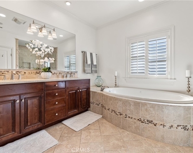 1077 10th Street - Photo Thumbnail 25