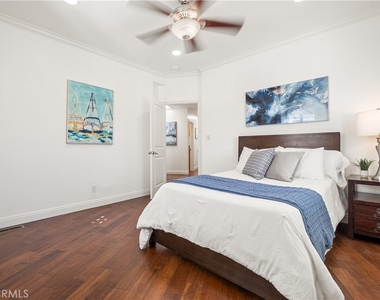 1077 10th Street - Photo Thumbnail 37