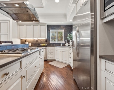 1077 10th Street - Photo Thumbnail 12