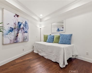 1077 10th Street - Photo Thumbnail 18