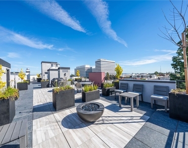 150 S Oak Knoll Avenue - Photo Thumbnail 18