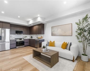 150 S Oak Knoll Avenue - Photo Thumbnail 1