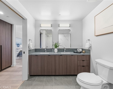 150 S Oak Knoll Avenue - Photo Thumbnail 10