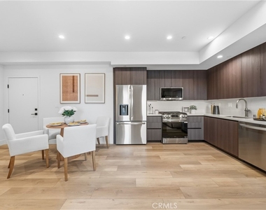 150 S Oak Knoll Avenue - Photo Thumbnail 5