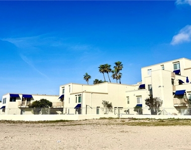711 Pacific Coast Highway - Photo Thumbnail 1