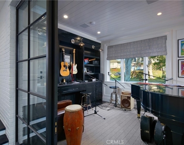 14 Beacon Bay - Photo Thumbnail 10