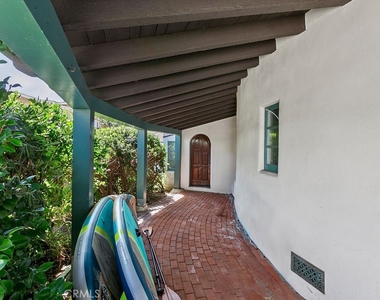 52 Emerald Bay - Photo Thumbnail 2