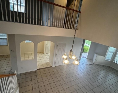 8224 Shay Cir - Photo Thumbnail 16