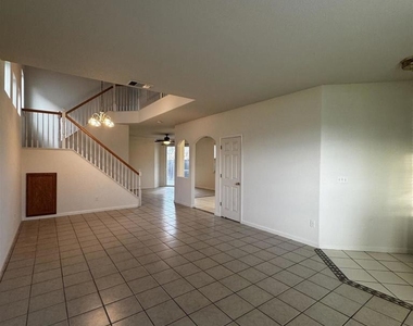 8224 Shay Cir - Photo Thumbnail 6