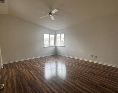 8224 Shay Cir - Photo Thumbnail 26