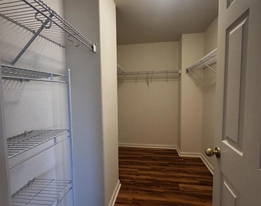 8224 Shay Cir - Photo Thumbnail 25