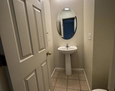 8224 Shay Cir - Photo Thumbnail 19