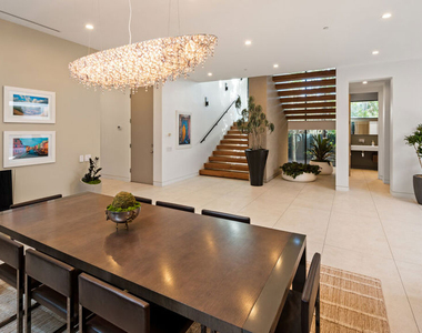 623 N Edinburgh Avenue - Photo Thumbnail 13