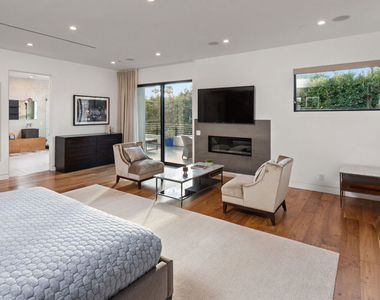 623 N Edinburgh Avenue - Photo Thumbnail 18
