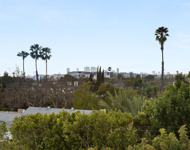 623 N Edinburgh Avenue - Photo Thumbnail 34