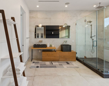 623 N Edinburgh Avenue - Photo Thumbnail 21