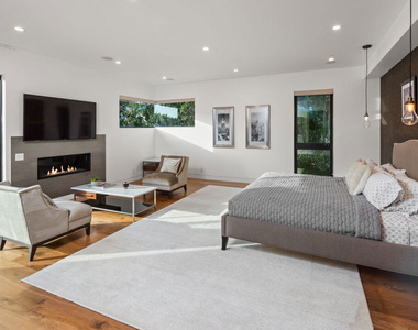 623 N Edinburgh Avenue - Photo Thumbnail 17