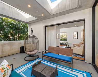 623 N Edinburgh Avenue - Photo Thumbnail 26