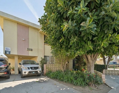 2038 S Holt Avenue - Photo Thumbnail 12