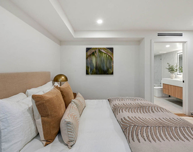 350 N Palm Drive - Photo Thumbnail 11
