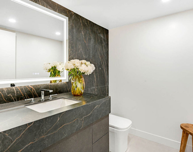 350 N Palm Drive - Photo Thumbnail 9