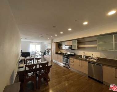 1234 Wilshire Boulevard - Photo Thumbnail 8