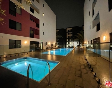 1234 Wilshire Boulevard - Photo Thumbnail 5