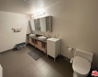 1234 Wilshire Boulevard - Photo Thumbnail 11