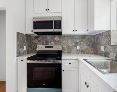 15838 Chatsworth Street - Photo Thumbnail 7