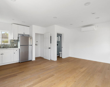 15838 Chatsworth Street - Photo Thumbnail 4