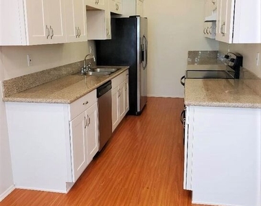 435 N Palm Drive - Photo Thumbnail 8