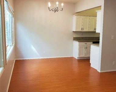 435 N Palm Drive - Photo Thumbnail 6