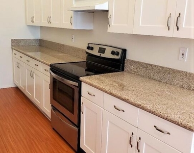435 N Palm Drive - Photo Thumbnail 10