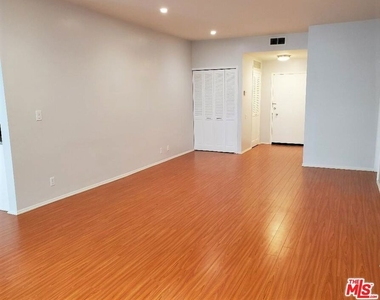 435 N Palm Drive - Photo Thumbnail 5