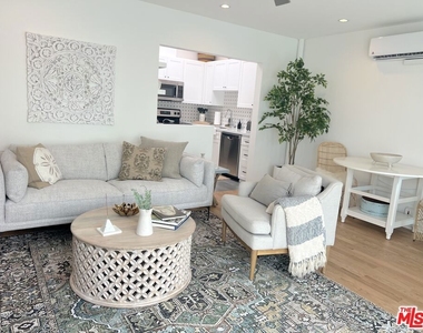 25366 Malibu Road - Photo Thumbnail 3