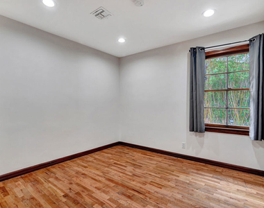 5155 Densmore Avenue - Photo Thumbnail 13