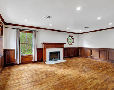 5155 Densmore Avenue - Photo Thumbnail 4