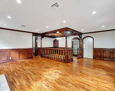 5155 Densmore Avenue - Photo Thumbnail 10