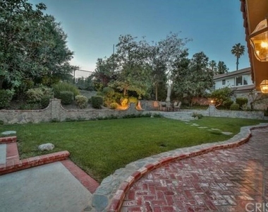 4949 Palomar Drive - Photo Thumbnail 8